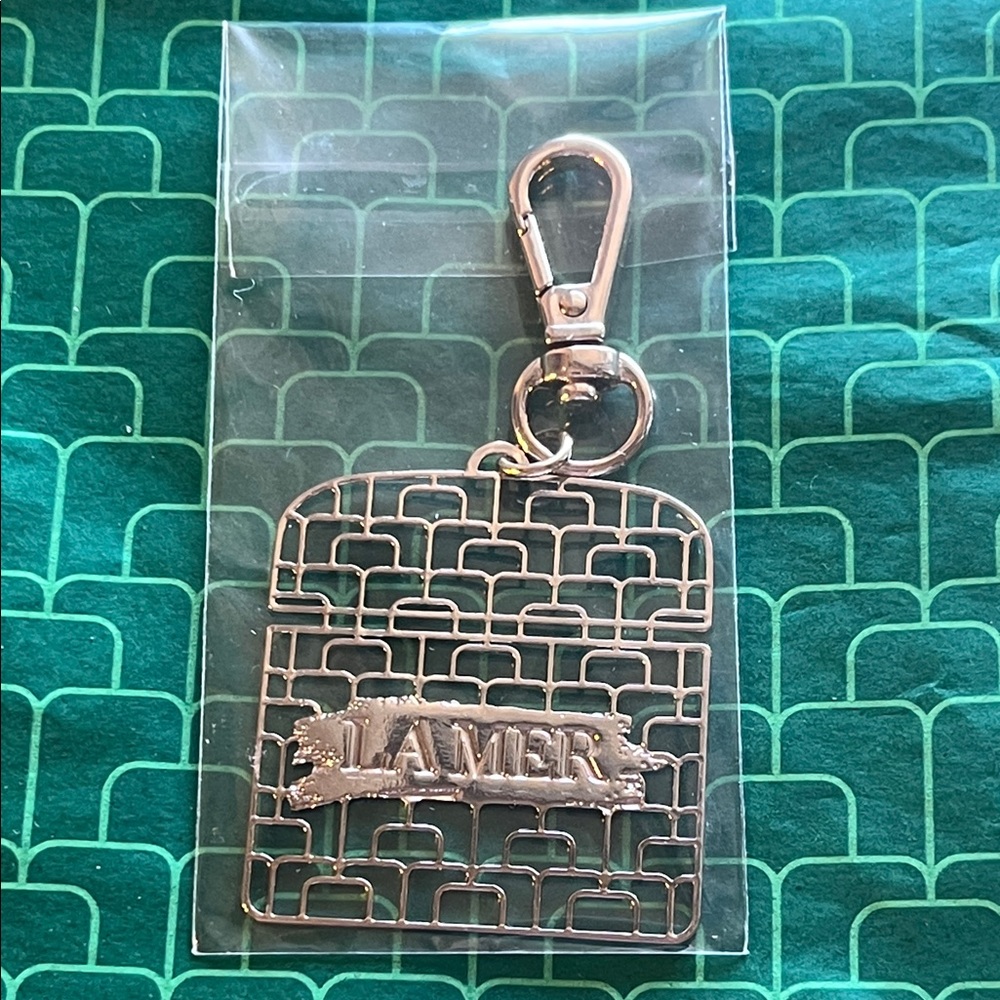 New La Mer Large Gold Filagree Creme Holiday Ornament / Keychain / Key Ring